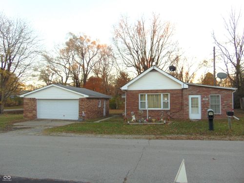 137 E Vine St, Jamestown, IN, 46147-9112 | Card Image