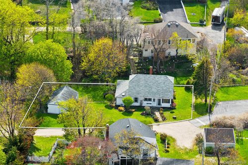 21 N Walk, Riverhead, NY, 11901-5308 | Card Image