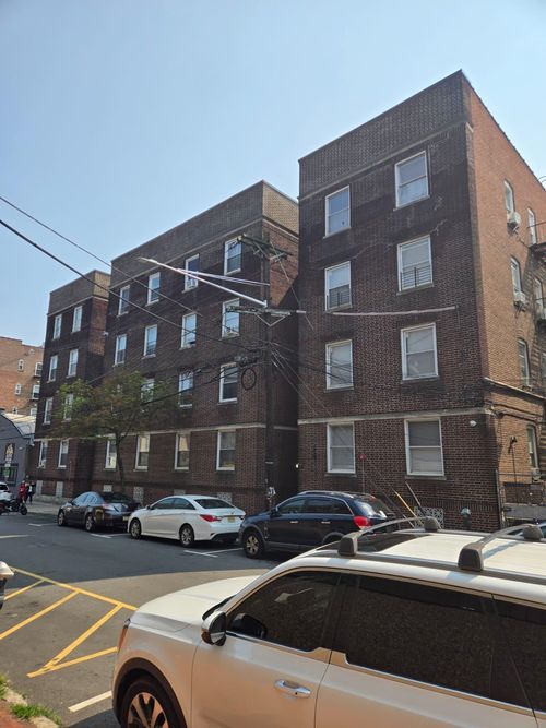 4d-437 53rd St, West New York, NJ, 07093-2060 | Card Image