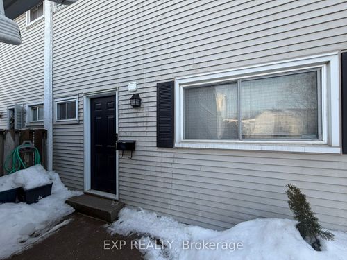 41-7001 Casey St, Niagara Falls, ON, L2J3G6 | Card Image