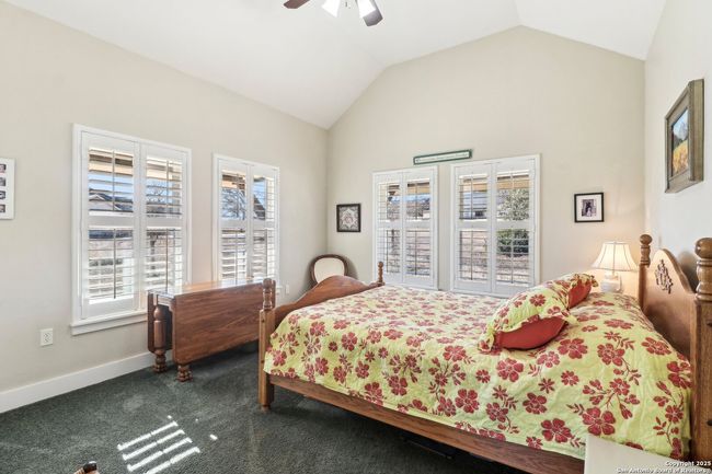 221 Cypress Estates Pkwy, House other with 3 bedrooms, 2 bathrooms and null parking in Ingram TX | Image 24