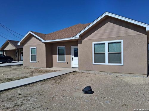 1012 E Bowie St, Del Rio, TX, 78840-7344 | Card Image