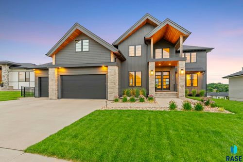 7332 E Twin Pines Ct, Sioux Falls, SD, 57110-6317 | Card Image