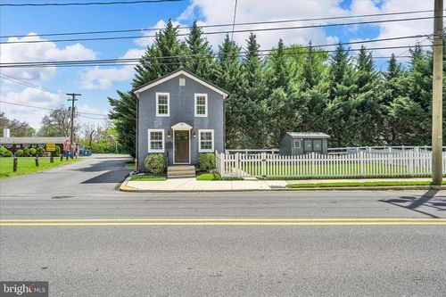 560 Columbia Ave, READING, PA, 19608-1122 | Card Image