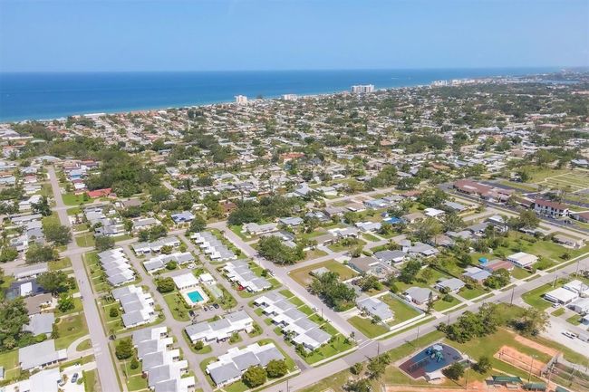 1060 - 1060 Cockrill St, House other with 2 bedrooms, 2 bathrooms and null parking in VENICE FL | Image 41