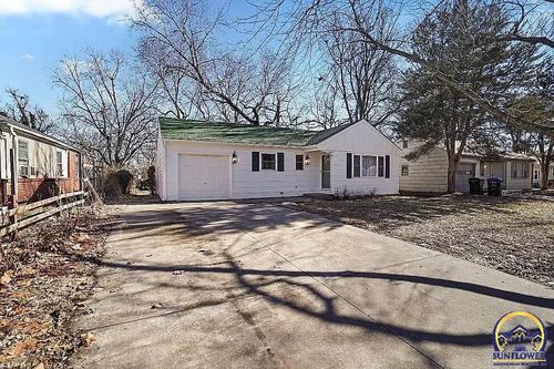 2412 Sw Mission Ave, Topeka, KS, 66614 | Card Image