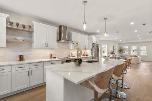 2-25 Francis St, Watertown, MA, 02472-2915 | Card Image