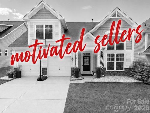 1204 Woodglen Ln, Matthews, NC, 28104-7026 | Card Image