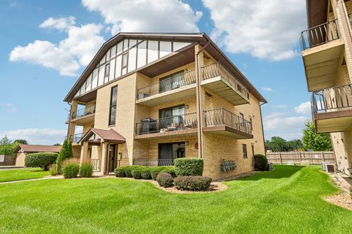 3w-17940 Royal Oak Ct, Tinley Park, IL, 60477-6638 | Card Image