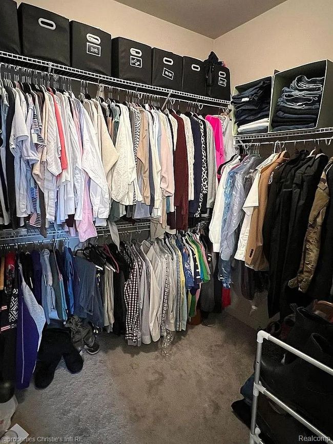 Master Closet.jpg | Image 12