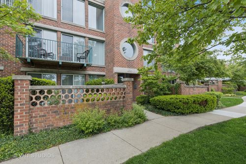 apt-103-1030 Arbor Ln, Northfield, IL, 60093-3356 | Card Image