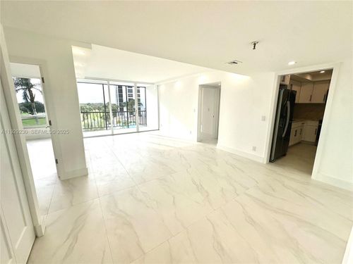 apt-6043-6797 Willow Wood Dr, Boca Raton, FL, 33434-3516 | Card Image