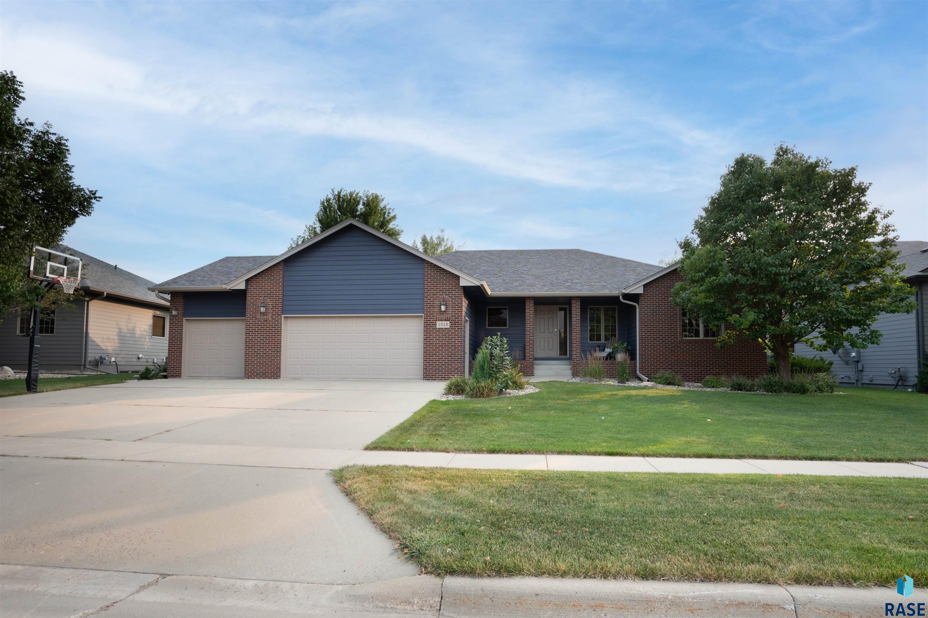 Stonegate Dr, Sioux Falls, SD 57108