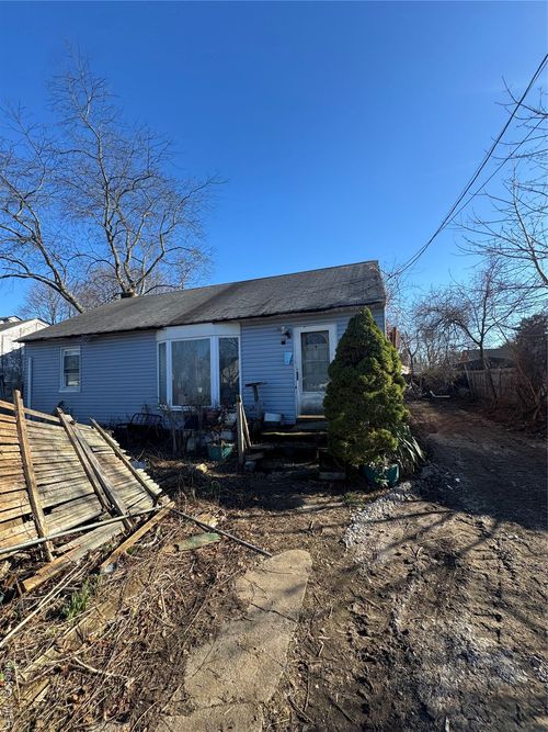 74 Davidson St, Wyandanch, NY, 11798-4408 | Card Image