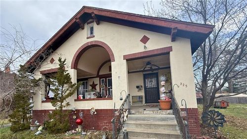 325 S Ash St, Nevada, MO, 64772-3120 | Card Image