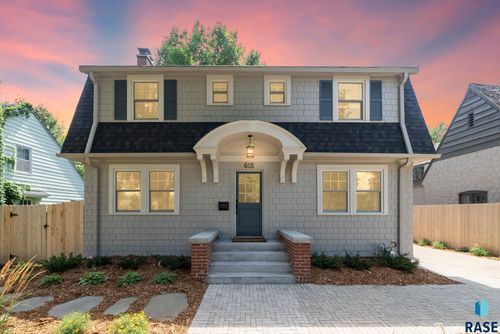 605 E 21st St Street, Sioux Falls, SD, 57105 | Card Image