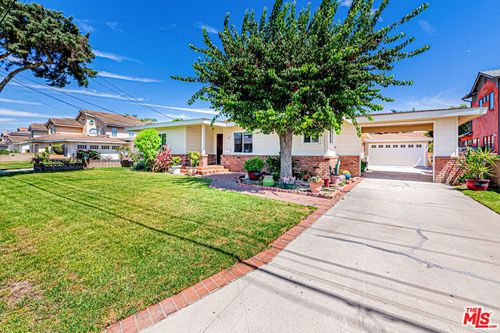 10530 Dolan Ave, Downey, CA, 90240 | Card Image