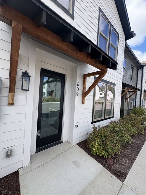 609 Wallace Ct, Nashville, TN, 37211-4988 | Card Image