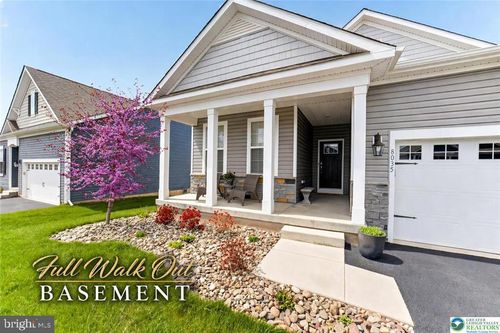 8035 Keystone Dr, Breinigsville, PA, 18031-8716 | Card Image