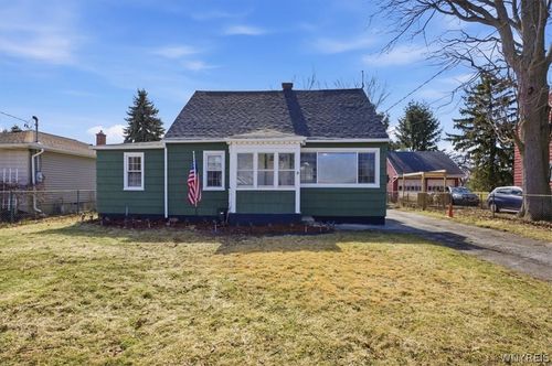 647 Christiana St, North Tonawanda, NY, 14120-5607 | Card Image