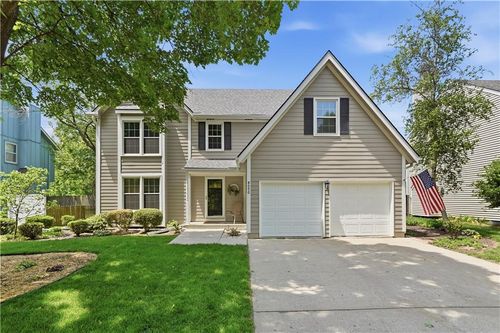 8050 Lakeview Ave, Lenexa, KS, 66219-1826 | Card Image