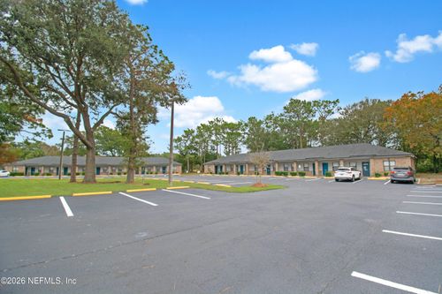 108109-550 N Balmoral Circle, JACKSONVILLE, FL, 32218 | Card Image