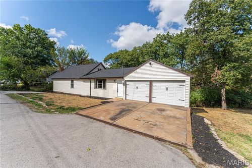 2909 Hilgert Dr, High Ridge, MO, 63049-2105 | Card Image