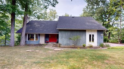 View of front of house with a front lawn | Image 1