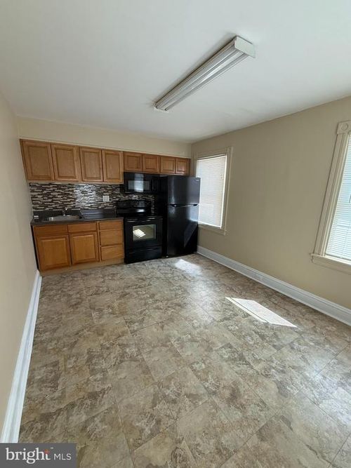 388 W Lancaster Ave, WAYNE, PA, 19087-3949 | Card Image