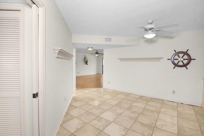 APT-201B - 162 Se Saint Lucie Blvd, Condo with 3 bedrooms, 2 bathrooms and null parking in Stuart FL | Image 6
