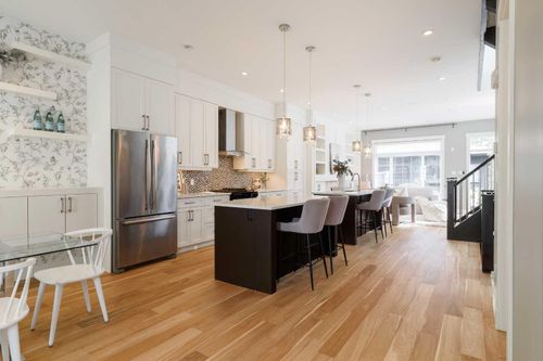 423 23 Ave Nw, Calgary, AB, T2M1S5 | Card Image