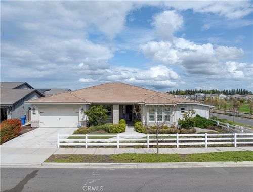 2791 E Tuolumne Rd, Turlock, CA, 95382-8135 | Card Image