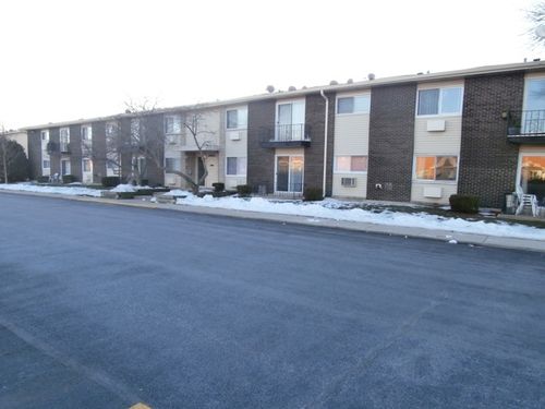 2f-8860 N Western Ave, Des Plaines, IL, 60016-4154 | Card Image
