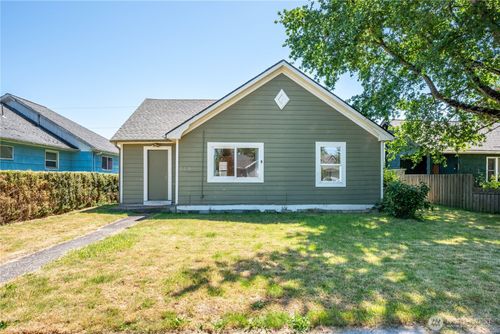 608 16th Ave, Longview, WA, 98632-1504 | Card Image