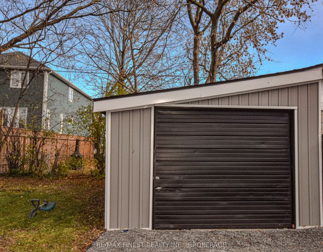 623 Macdonnell St, House other with 3 bedrooms, 1 bathrooms and 3 parking in Kingston ON | Image 38