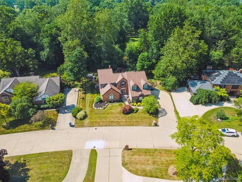 38906 Santa Barbara St, Clinton Twp, MI, 48036-4026 | Card Image