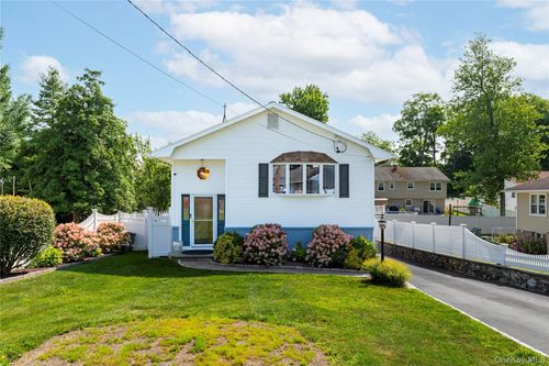 1704 Paine St, Yorktown Heights, NY, 10598-4721 | Card Image