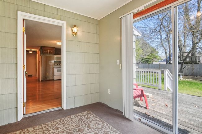5 Hart Rd, House other with 3 bedrooms, 1 bathrooms and 4 parking in Newburyport MA | Image 4