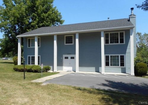 c-4201 Fairway Dr E, Liverpool, NY, 13090-6904 | Card Image