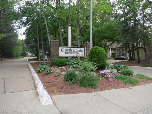 8-35707 Hunter Ave, Westland, MI, 48185-6662 | Card Image