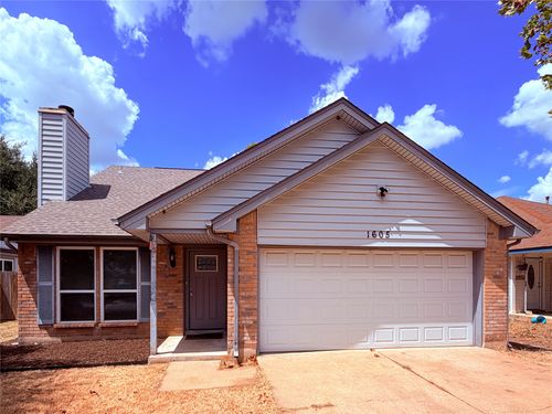 1605 Parkwood Dr, Leander, TX, 78641-8614 | Card Image
