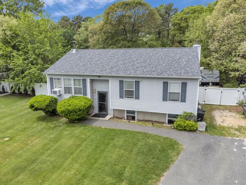 650 N Dunton Ave, East Patchogue, NY, 11772-4939 | Card Image