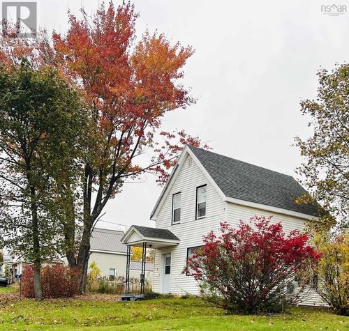 21 Prospect St, New Glasgow, NS, B2H4B7 | Card Image