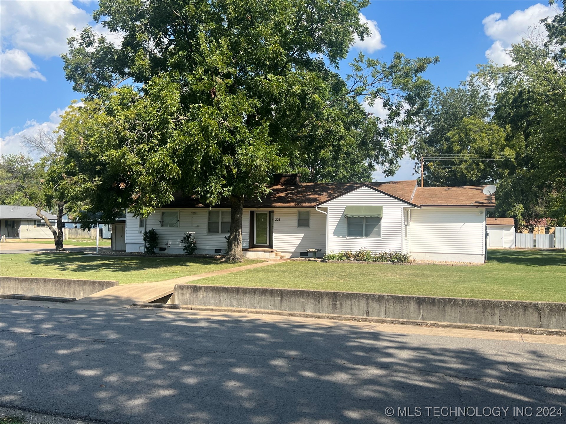 Chestnut St, Stilwell, OK 74960