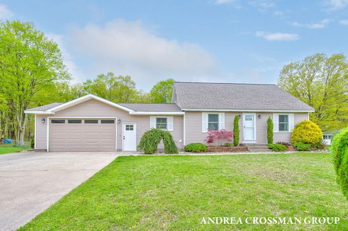 4684 Pine Dr, Holland, MI, 49423-8922 | Card Image