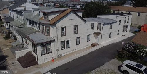 3-2 2nd St, MARCUS HOOK, PA, 19061-4831 | Card Image