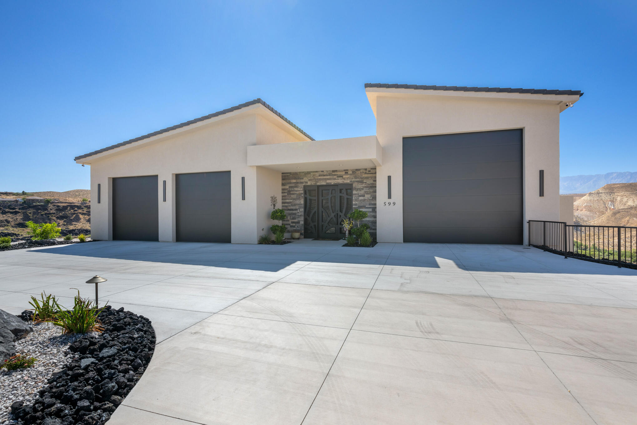 170 , LA Verkin, UT 84745
