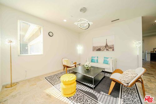 9849 Dreams Ave, San Fernando, CA, 91345-3160 | Card Image