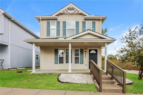 424 Ne Wolf Creek Dr, Grain Valley, MO, 64029-9156 | Card Image
