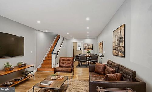 1912 S 9th St, PHILADELPHIA, PA, 19148-2315 | Card Image